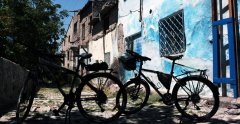 During the Develi fountains bicycle tour, resting by the Oruza fountain.